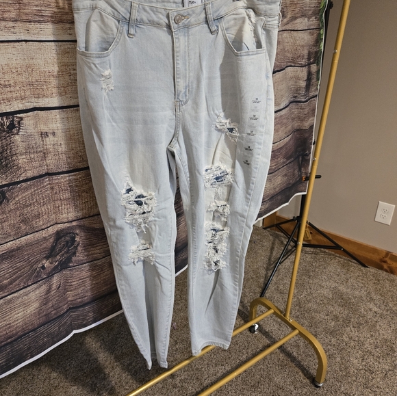 Rue21 Denim - Ladies distressed jeans